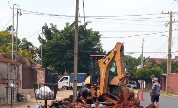 HOY / Prosiguen trabajos para mejorar servicio de agua potable en barrios de Luque