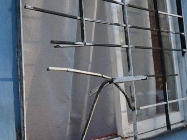 Debe 8 meses de alquiler y se niega a dejar la casa