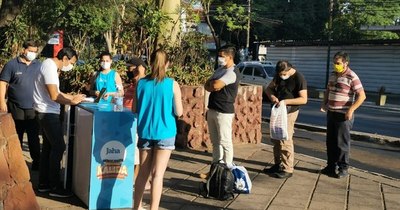 La Nación / Ante masivo reclamo habilitarán puntos de venta móviles de tarjetas electrónicas
