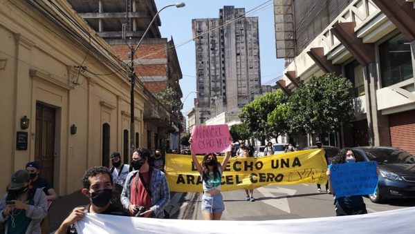 Ejecutivo promulga la Ley de «Arancel Cero» en las Universidades | OnLivePy
