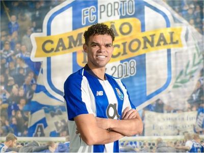 Porto renueva a Pepe hasta 2023