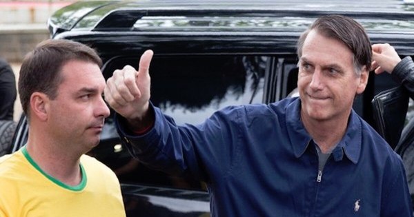 La Nación / Imputan por corrupción al senador Flávio Bolsonaro, hijo del presidente de Brasil