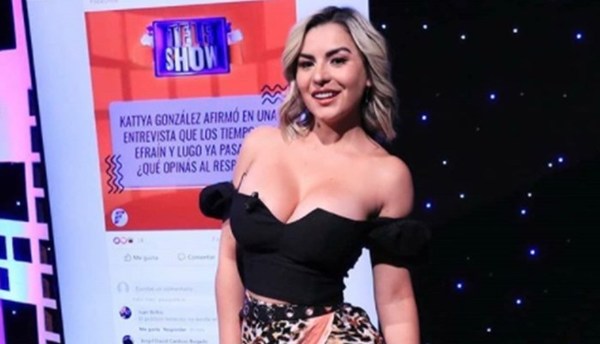 Modelo gana dineral vendiendo sus fotos y vídeo eróticos sin cénsura - Teleshow