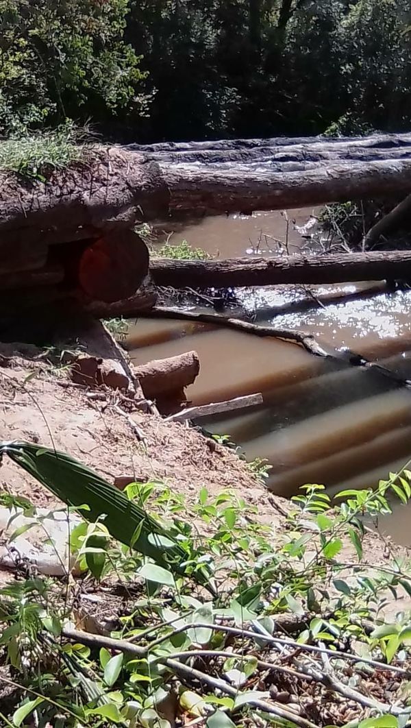 Queman puente en comunidad indígena y se agrava conflicto  - Nacionales - ABC Color