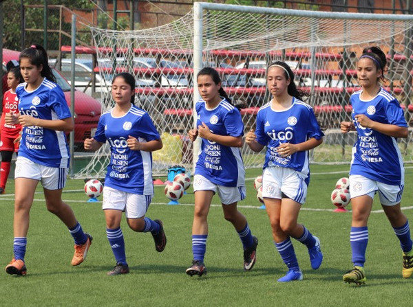 Albirroja Femenina Sub 17: inició semana de preparación. - APF