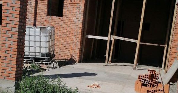 La Nación / Essap interviene conexión clandestina que abastecía a tres casas