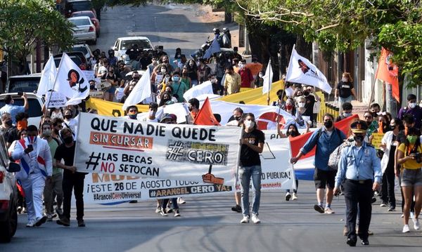 Ejecutivo promulgó Ley de Arancel Cero para estudiantes universitarios y se aguarda reglamentación - Nacionales - ABC Color