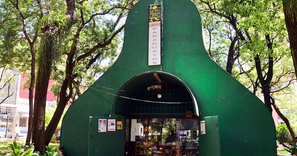 La Nación / Roban librería en Plaza Uruguaya