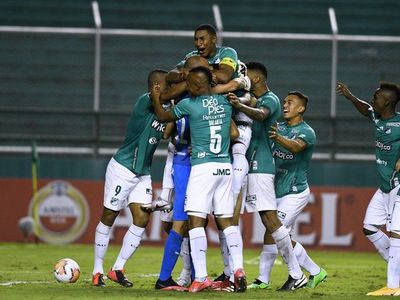 Deportivo Cali sufre, pero elimina por penaltis a Millonarios