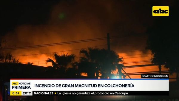 Incendio de gran magnitud en colchonería - ABC Noticias - ABC Color