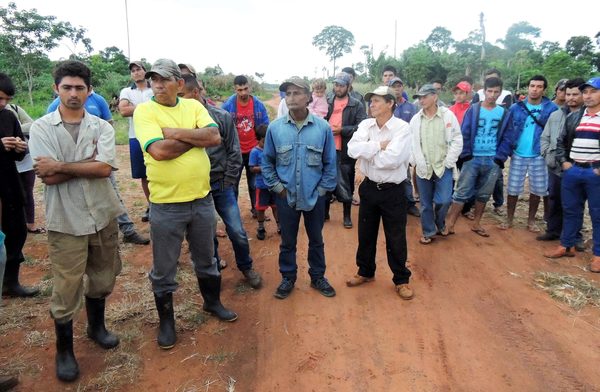 Invasores atacan con violencia mientras senadores amigos les trataban de “pacíficos” - La Mira Digital