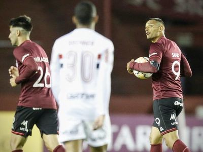 Lanús pierde, pero elimina al Sao Paulo con la fórmula del gol visitante