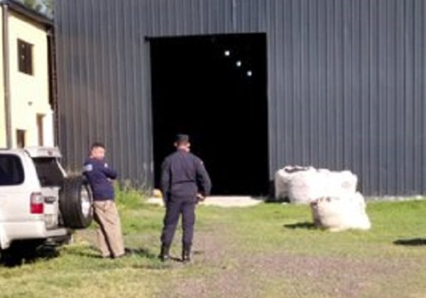 Caso Megaincautación de cocaína: Allanan Deposito de Carbon de Turrini