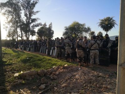 Unas 200 familias fueron desalojadas de un predio en Limpio