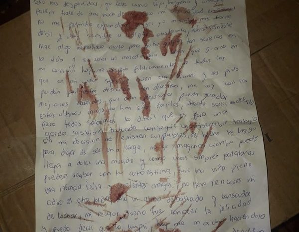 Mujer deja una carta con rastros de sangre y desaparece