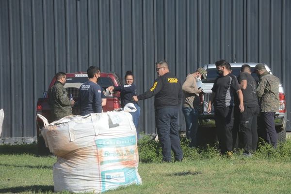 Incautan maquinaria y verifican más bolsas de carbón - Nacionales - ABC Color