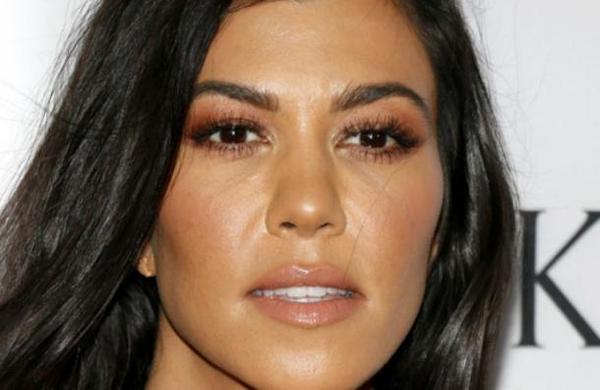 La criticada publicación de Kourtney Kardashian en la que afirma que las mascarillas provocan cáncer - SNT