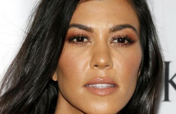 La criticada publicación de Kourtney Kardashian en la que afirma que las mascarillas provocan cáncer - C9N