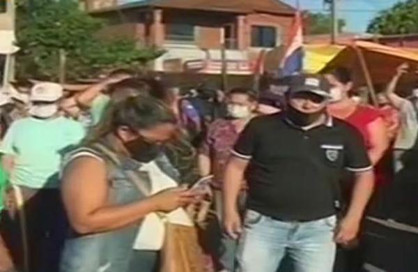 Paseros se manifiestan, anuncian cierre de puente. - C9N