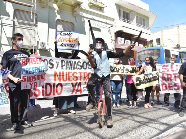 Hacienda y Cultura se reunirán tras manifestación de artistas por subsidio