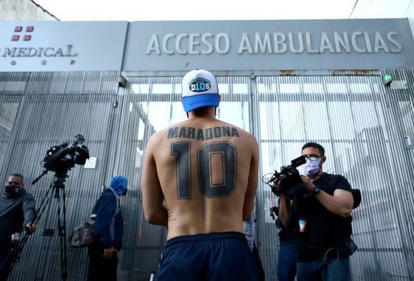Maradona sufre episodio de confusión por abstinencia y seguirá internado; se encuentra estable - Campo 9 Noticias