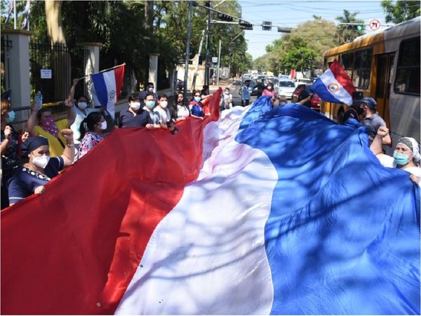 Trabajadores de Trauma e Itauguá exigieron cumplimiento del PGN 2020