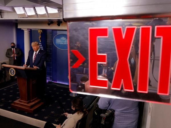 Cadenas de TV estadounidenses cortan discurso de Trump