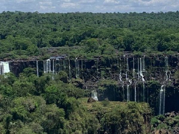 Cataratas del Yguazú registran bajo caudal por segunda vez en el año