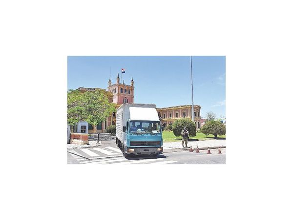 Funcionarios inician mudanza gradual para obras en Palacio