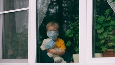 HOY / Ante segunda ola, en Francia instan a usar mascarilla incluso en la casa