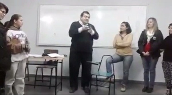Docente de la UNA pide disculpas tras ser filmado insultando a un alumno - ADN Paraguayo