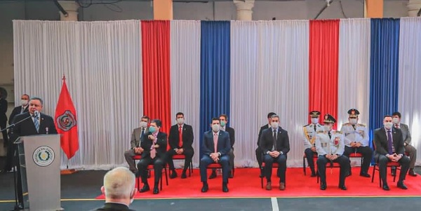 Condecoran a responsables de seguridad antiterrorista y a funcionario norteamericano