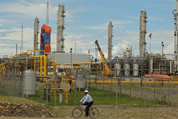 Perú ahorró 100.000 millones de dólares por usar el gas de Camisea - MarketData