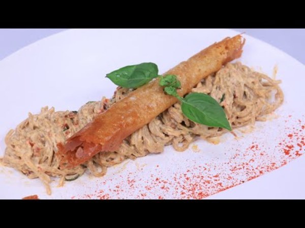 Spaghettis integrales con salsa capresse | Receta de Oscar Pintos en VLT