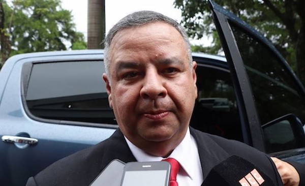 Condecoran al ministro de Inteligencia por trabajo antiterrorista | OnLivePy