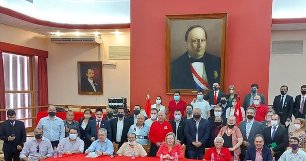 La Nación / Alliana acusa a senadores anticonvención de buscar extorsionar a Abdo Benítez