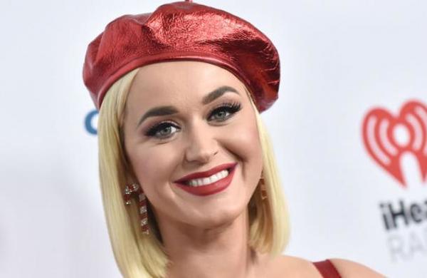 Katy Perry es víctima de burlas por su cuerpo a dos meses de dar a luz - C9N