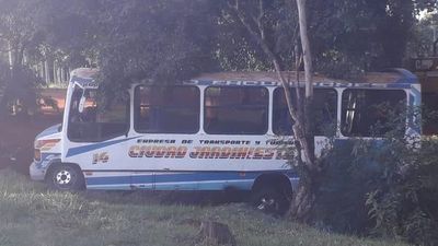 CDE: Bus chatarra provoca accidente - ABC en el Este - ABC Color