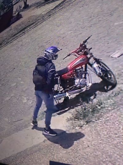 Detienen a presunto motochorro tras intento de fuga - Nacionales - ABC Color