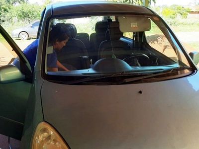 Una mujer sobresale con su propio lavadero de vehículos en Hohenau