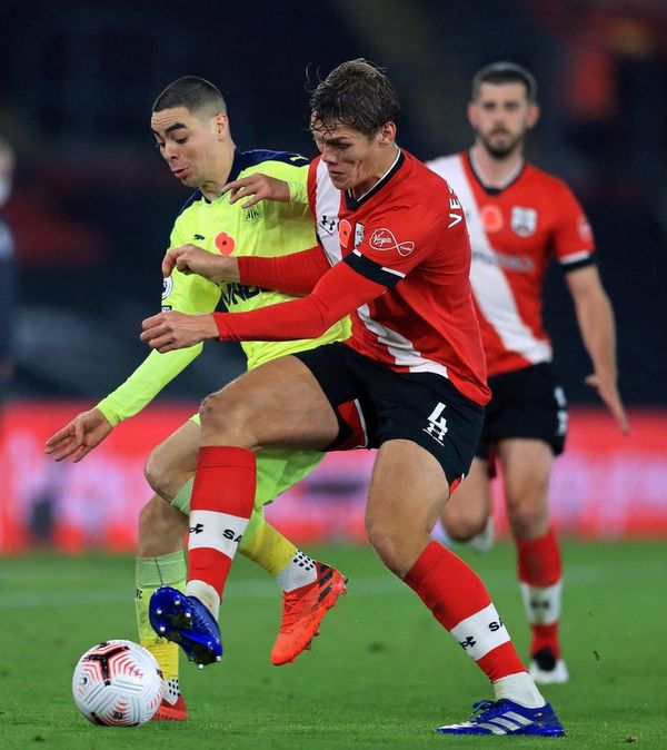 Southampton, primera vez líder - Fútbol - ABC Color