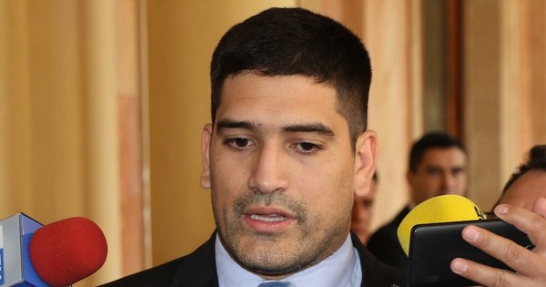 La Nación / Acusan a un grupo de senadores de intentar sabotear la unidad