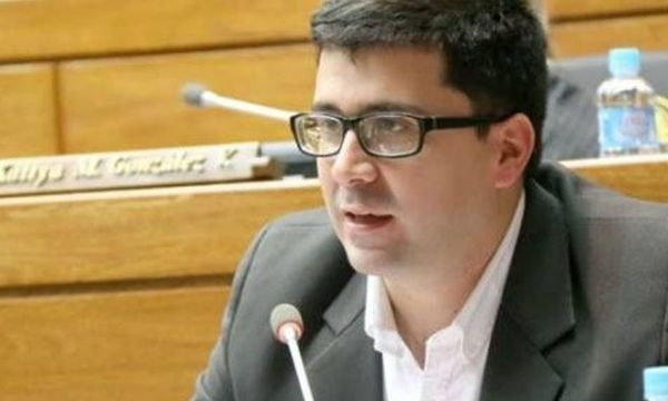 “Se crean municipios para contar con equipo político”