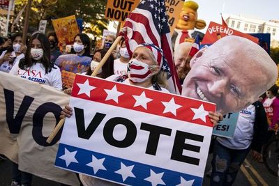 Biden sigue en cabeza en cuatro estados claves mientras el conteo se ralentiza - Mundo - ABC Color