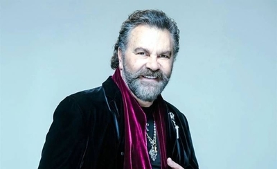 HOY / Manuel Mijares reúne a "La Hermandad" en el disco navideño que siempre soñó