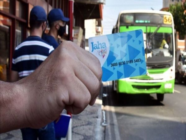 Se suspende uso obligatorio de tarjetas del billetaje electrónico tras vergonzosa distribución