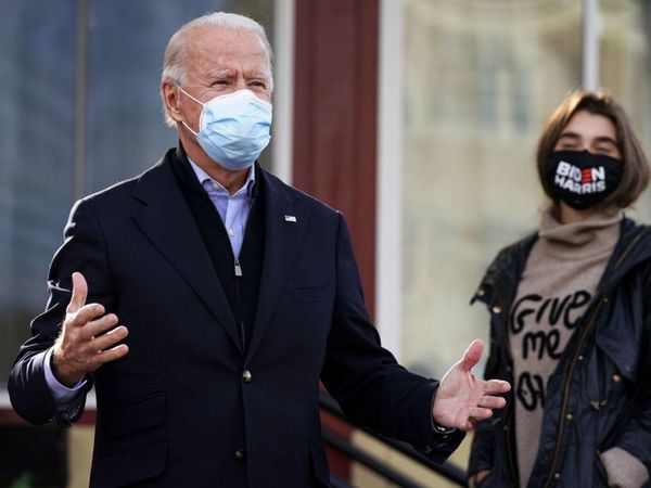 Biden lidera en 4 estados claves mientras el conteo se ralentiza