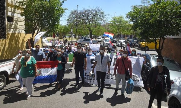 Funcionarios del Hospital de Clínicas a huelga desde el 18 de noviembre - Nacionales - ABC Color