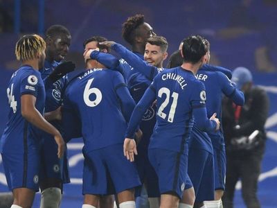 El Chelsea remonta, golea y se postula al liderato