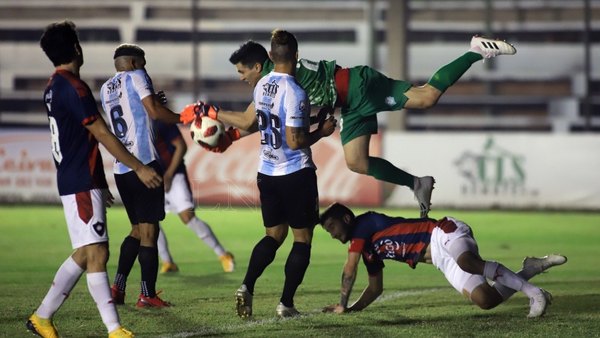 Guaireña hace respetar Villarrica y le pone freno al campeón